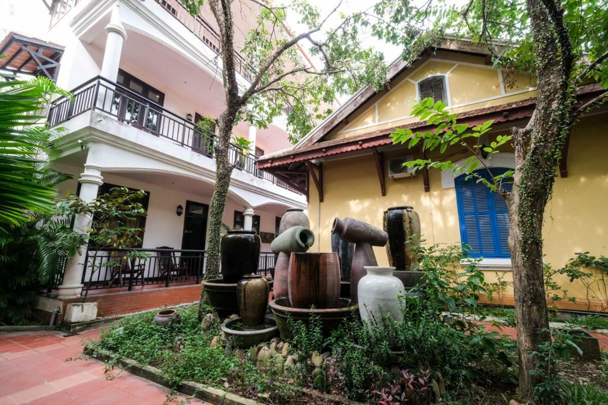 Le Domaine De Cocodo Apartment Хуе Екстериор снимка